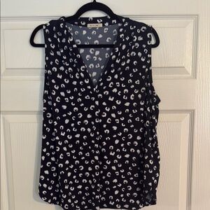 Beacon navy and White Leopard Print Sleeveless Top XL